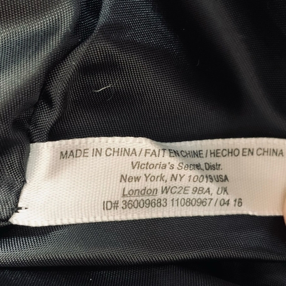 Victoria’s Secret Duffel Bag Black White Pink Stripe Canvas with Makeup Case - Picture 11 of 11